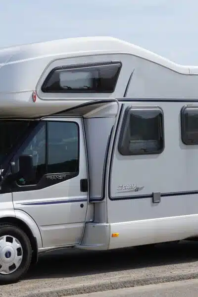 Vendre votre camping-car, caravane ou fourgon aménagé en dépôt vente : les atouts à ne pas négliger